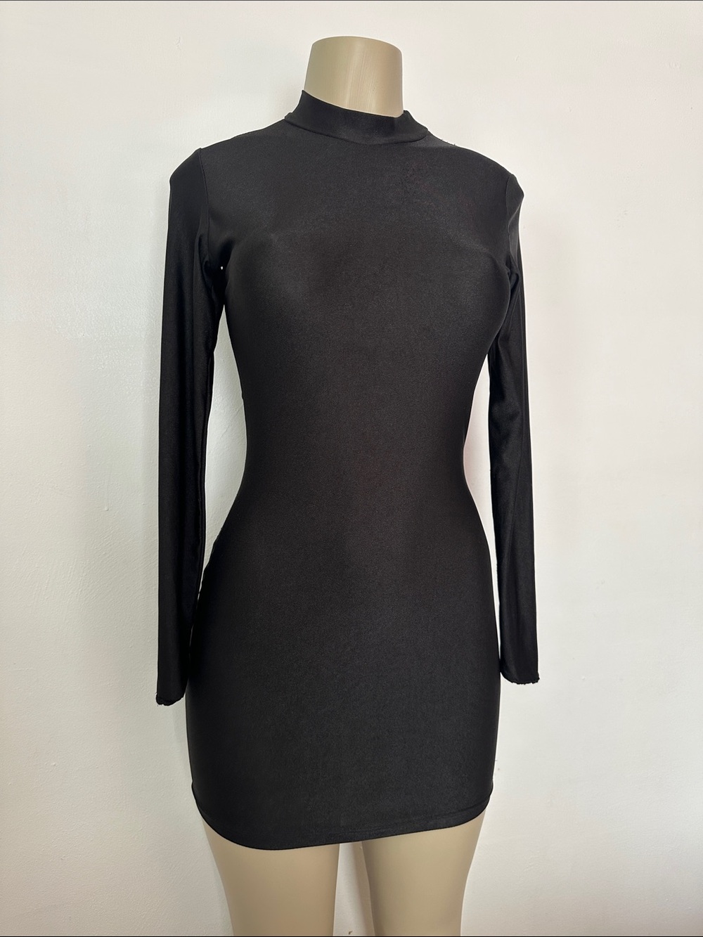 Classic Black Long-Sleeve Bodycon mini dress Sz S